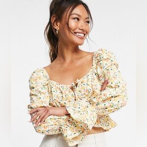 NWT Glamorous Square Floral Puff Sleeve Top | cottagecore